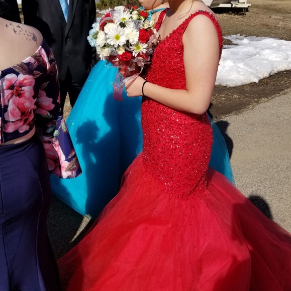 Red Mori Lee prom dress - Picture 1 of 3